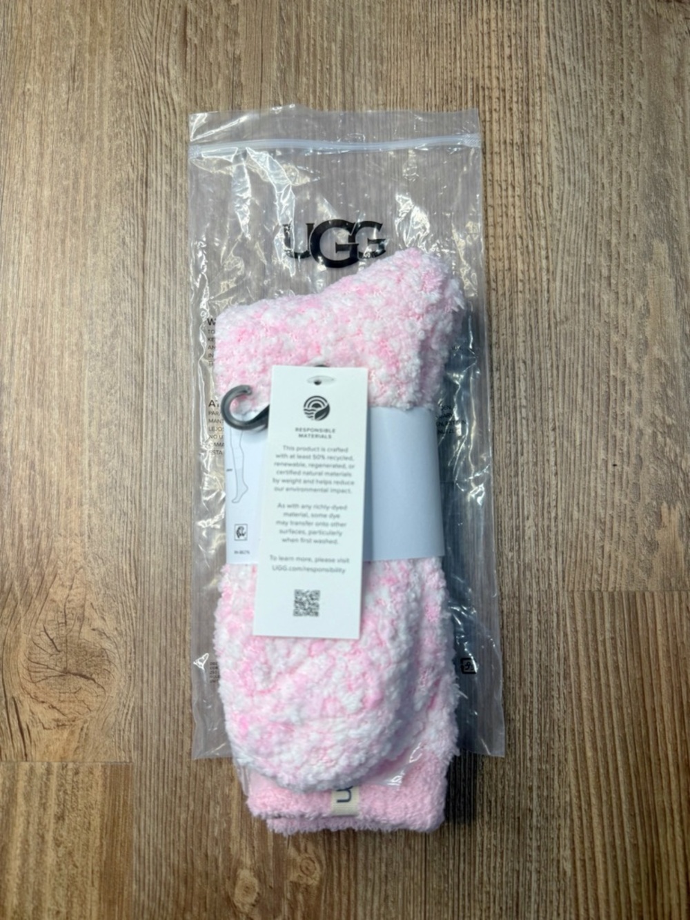 UGG Cozy Chenille Socks Pink Women’s One Size Fuzzy Crew NWT - Picture 2 of 2